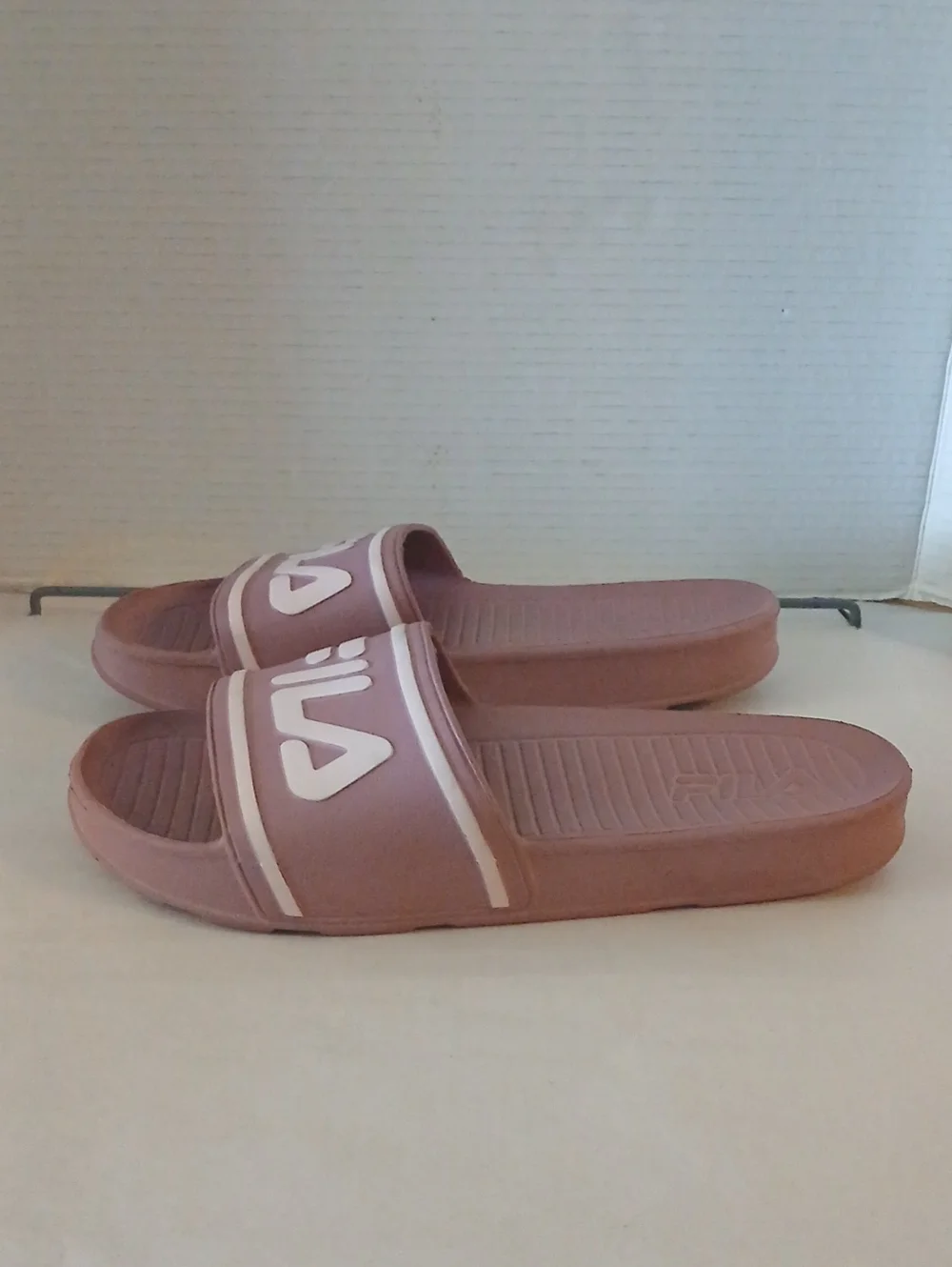 FILA Men's Mauve Slide Sandals with Cream Logo